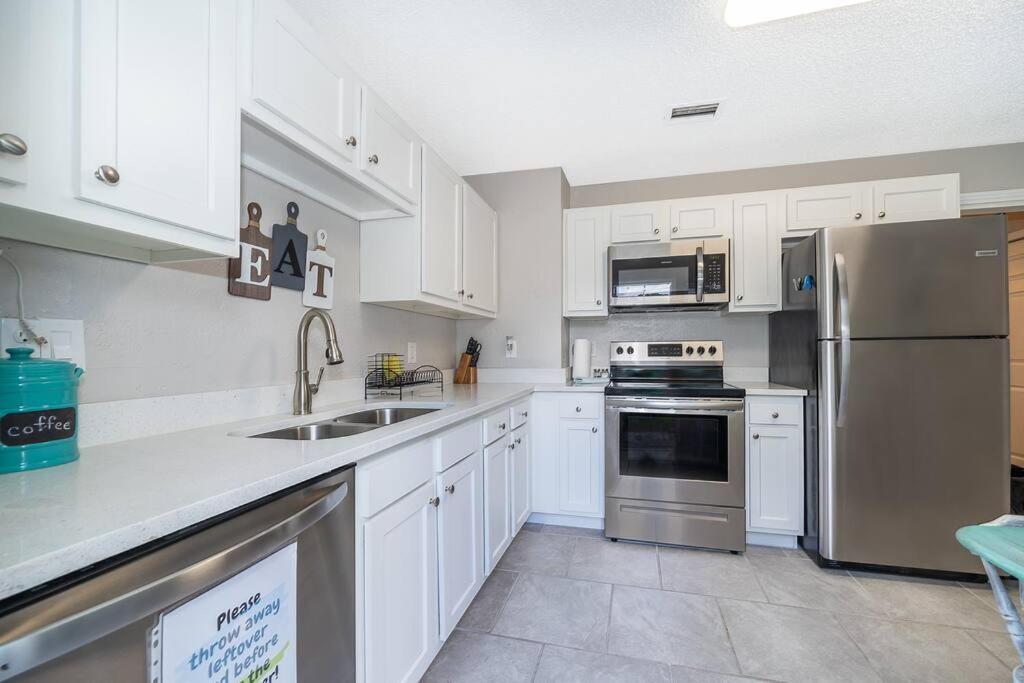 Forever Summer - Entire House! With King Bed! Clearwater Exterior photo